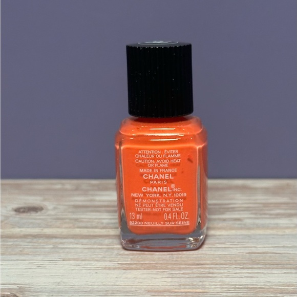 CHANEL Le Vernis Longwear Nail Polish in 524 Turban - Picture 3 of 3